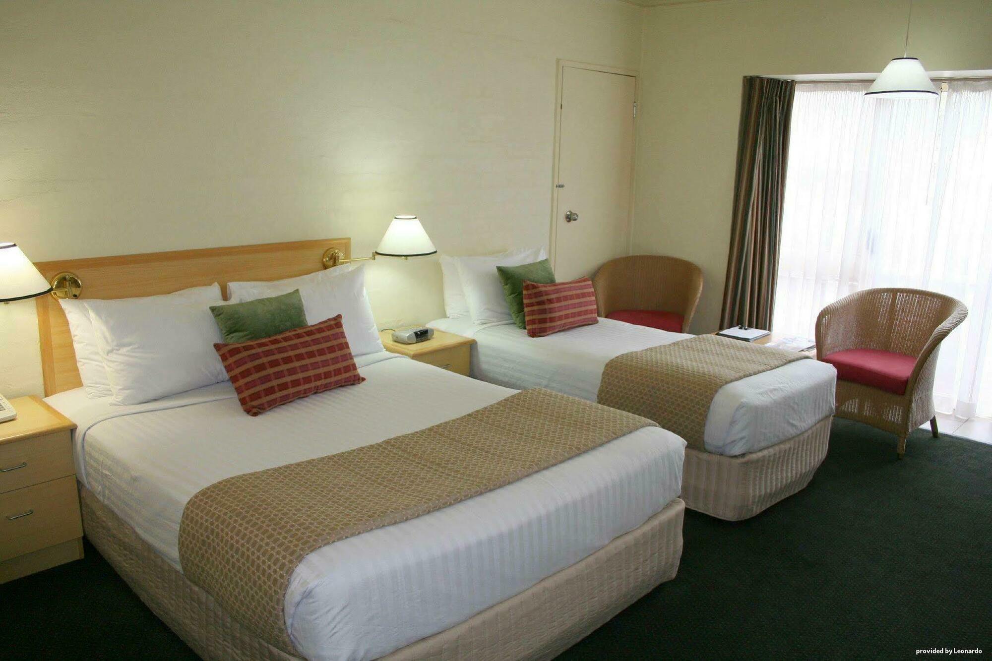 Grand Country Lodge Motel Миттагонг Экстерьер фото